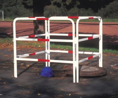 Schachtabsperrung aus Rundrohr